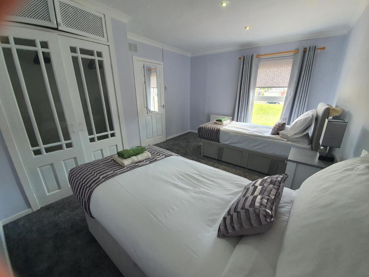 Apartmán Premier - Kenilworth House Holytown Exteriér fotografie