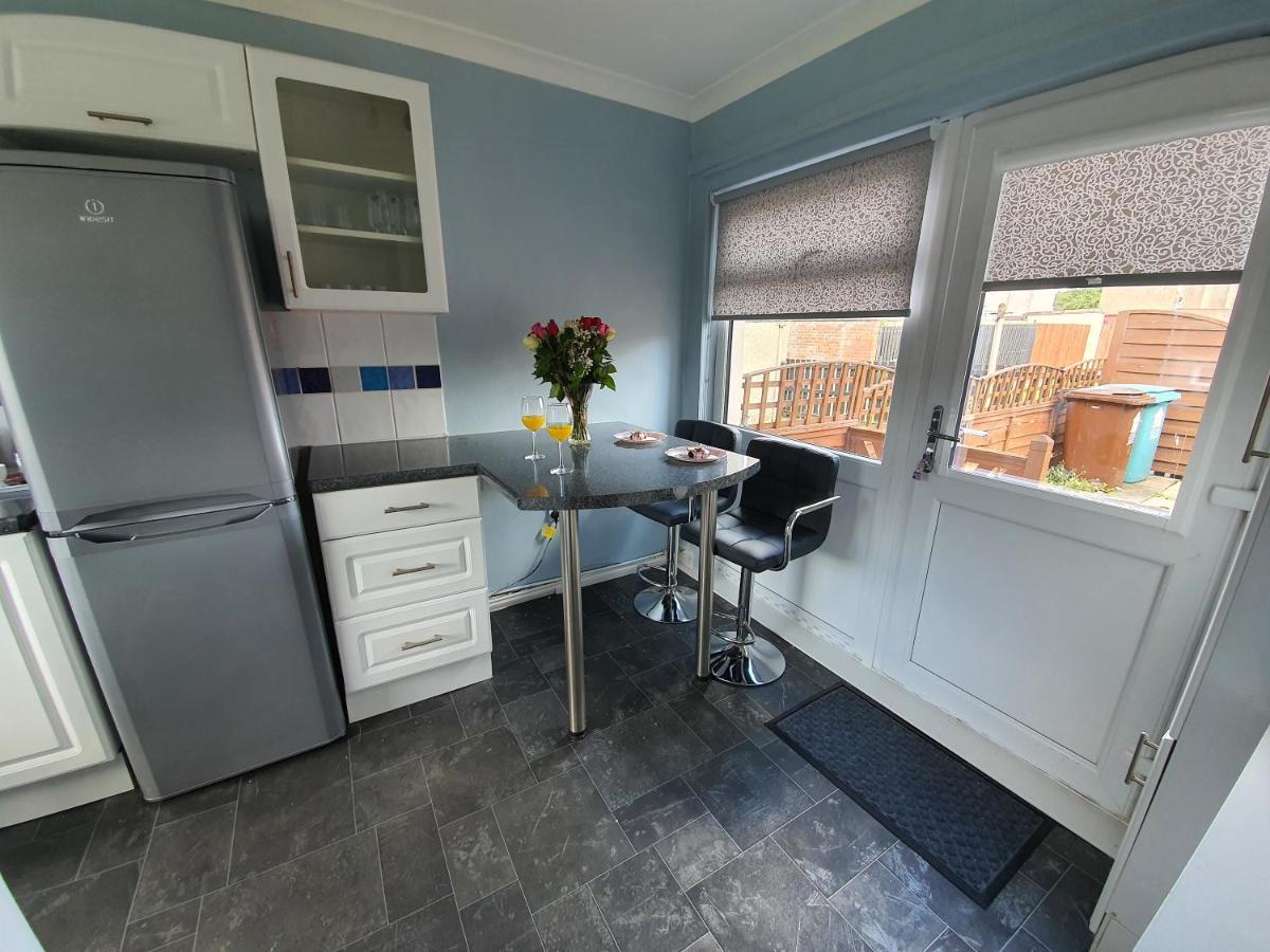Apartmán Premier - Kenilworth House Holytown Exteriér fotografie