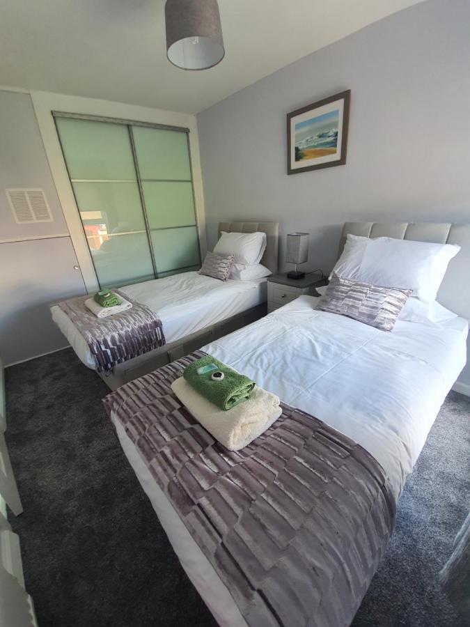 Apartmán Premier - Kenilworth House Holytown Exteriér fotografie